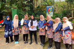 Wali Kota Bandar Lampung Bersama Guru TK Pertiwi